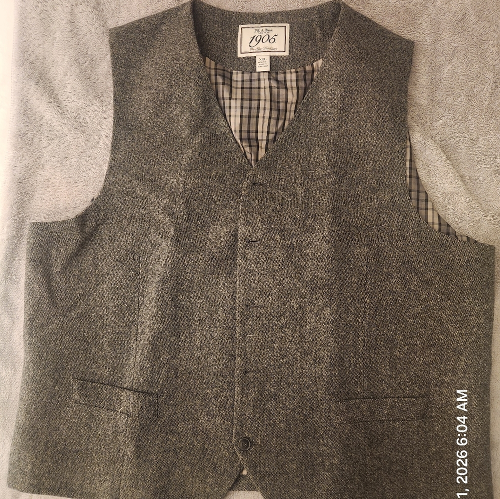 Jos. A. Bank Gray Tweed Vest with Plaid Lining